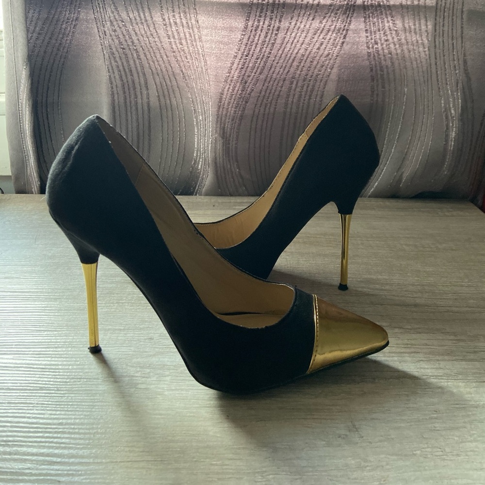Leanna Black and Gold Heels